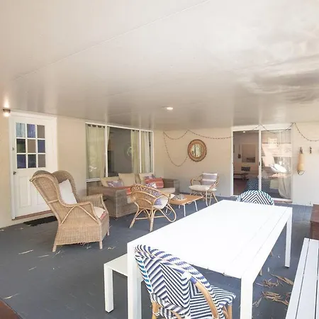 Palm Beach House - Sleeps 10 - Spacious Point Lookout Exterior photo