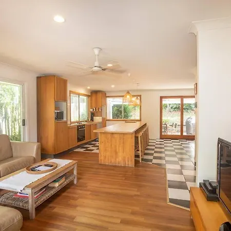 Palm Beach House - Sleeps 10 - Spacious Point Lookout Exterior photo