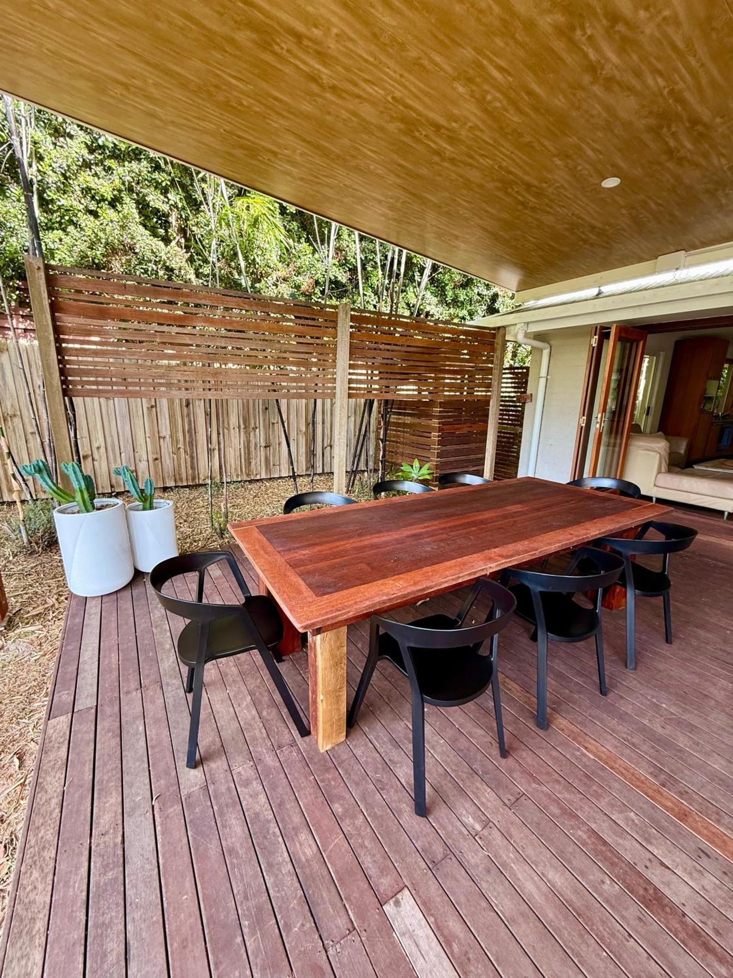 Palm House - Sleeps 10 - Spacious