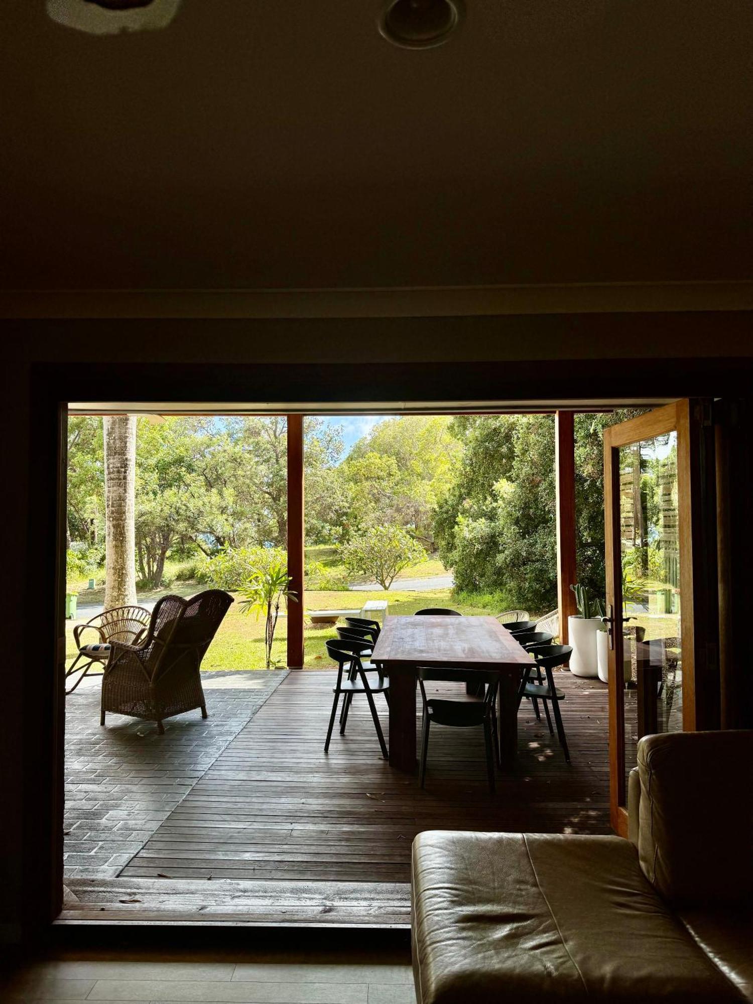 Palm House - Sleeps 10 - Spacious Holiday home Point Lookout